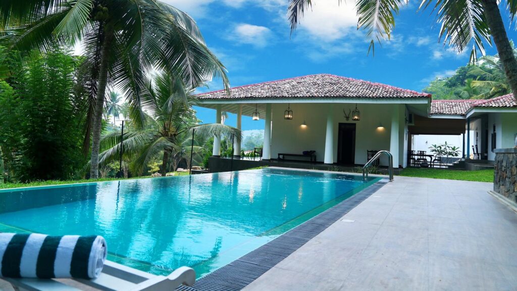 ageglobalgroup manor house 2359884 1920